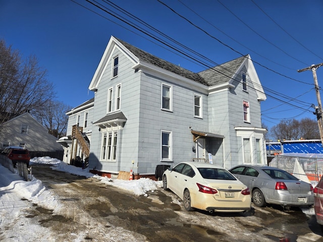view of front of property
