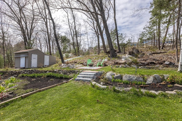 784 Ocean Ave, Portland, ME 04103 - view of grassy yard with an outbuilding