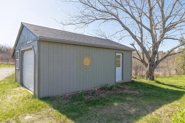 view of outdoor structure with an outdoor structure
