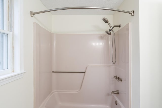 3 Great Pond Ter Unit 3, Cape Elizabeth, ME 04107 - bathroom with washtub / shower combination