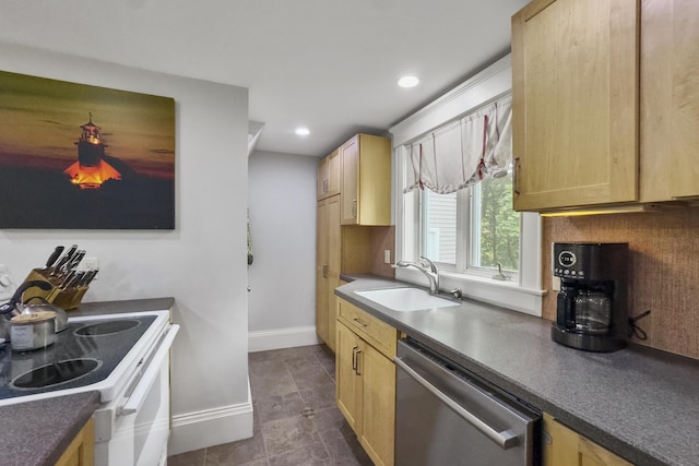 98 Rankin St, Rockland, ME 04841 - photo 9