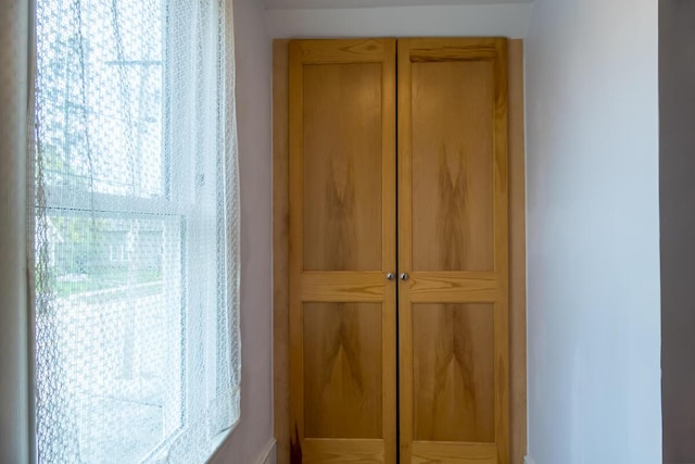detailed view of baseboards