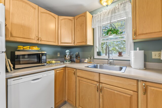 121 Providence St, Portland, ME 04103 - photo 30