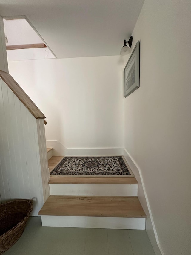 1157 Back Cv, Waldoboro, ME 04572 - stairs with baseboards