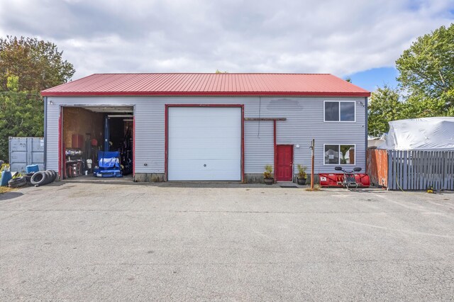 34 Compass Ln, Topsham, ME 04086