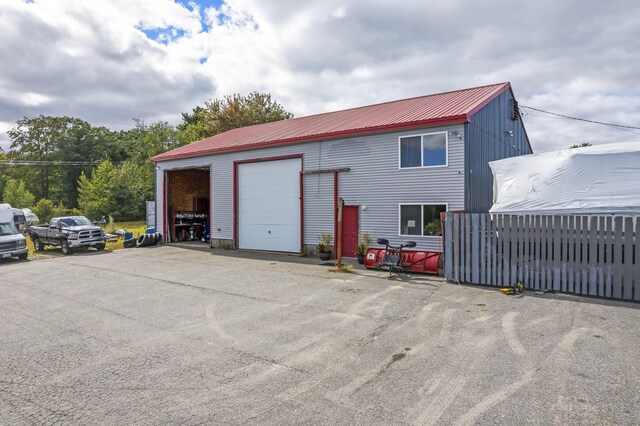 34 Compass Ln, Topsham, ME 04086