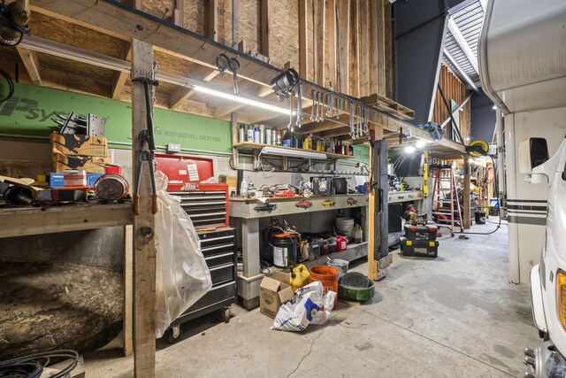 34 Compass Ln, Topsham, ME 04086