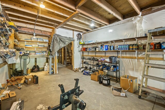 34 Compass Ln, Topsham, ME 04086