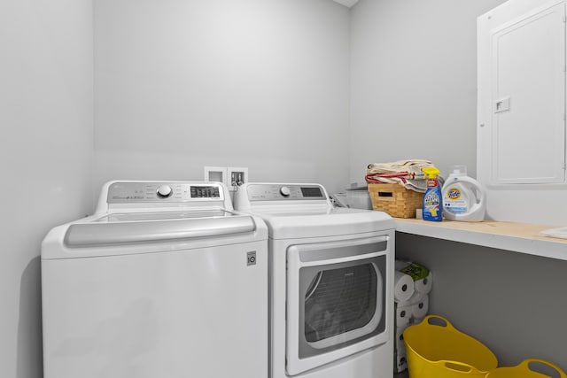 92 Brooks Cove Rd, Westport Island, ME 04578 - laundry room featuring washing machine and dryer