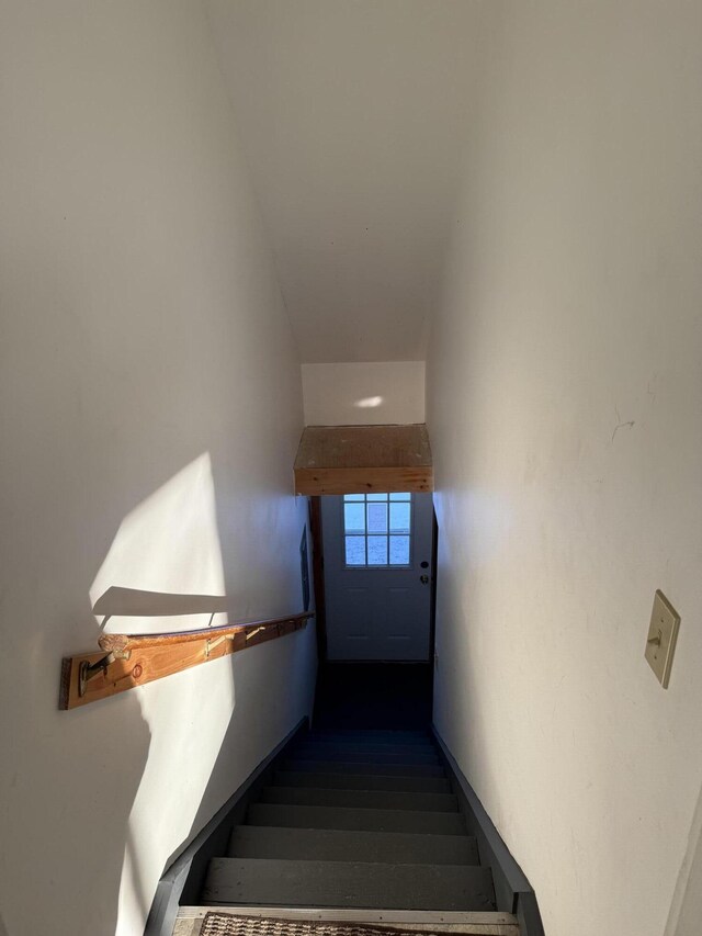 50 Beans Mill Rd, Corinth, ME 04427 - view of stairway