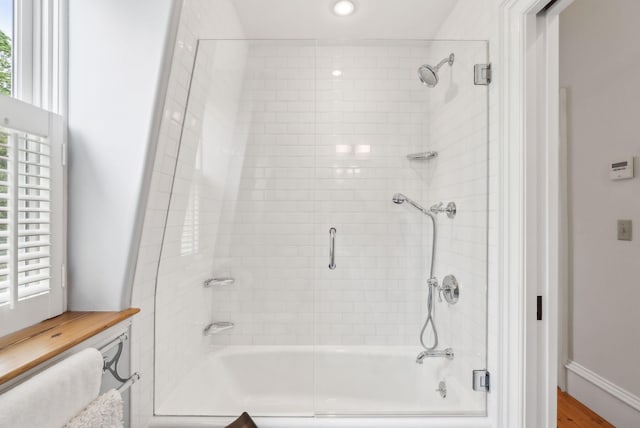 31 Mackworth St, Portland, ME 04103 - full bath with enclosed tub / shower combo and recessed lighting