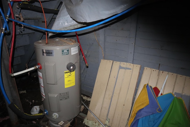 1003-1005 Main St, Vassalboro, ME 04989 - utilities featuring water heater