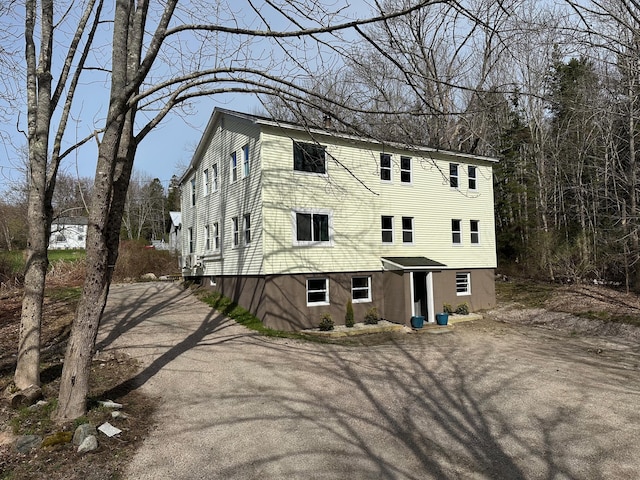 72 Seal Cove Rd, Southwest Harbor, ME 04679 - view of front facade with driveway