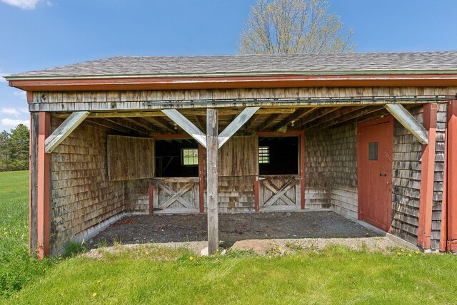 538 Malbons Mills Rd, Skowhegan, ME 04976 - view of horse barn