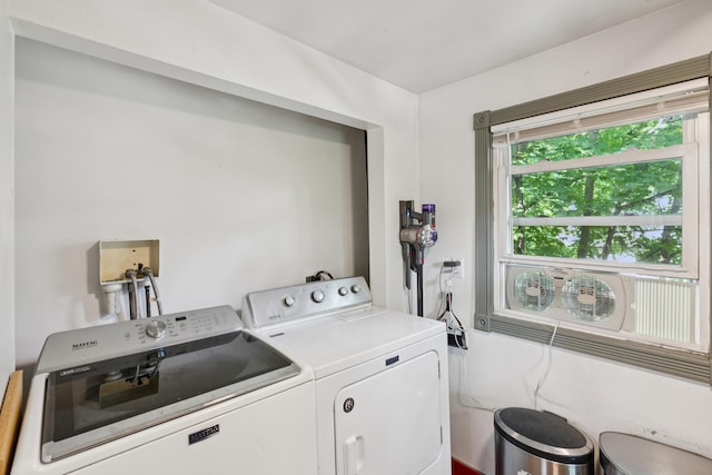 176 Second St, Auburn, ME 04210 - laundry area with washer and clothes dryer