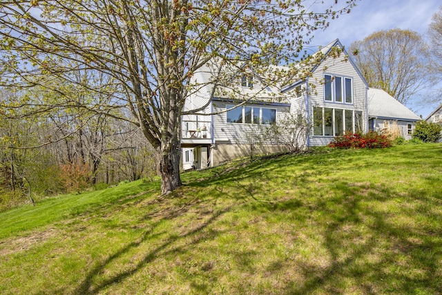 17 Westview Rd, Damariscotta, ME 04543 - back of house with a yard