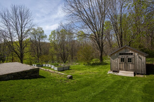17 Westview Rd, Damariscotta, ME 04543 - view of grassy yard featuring a garden