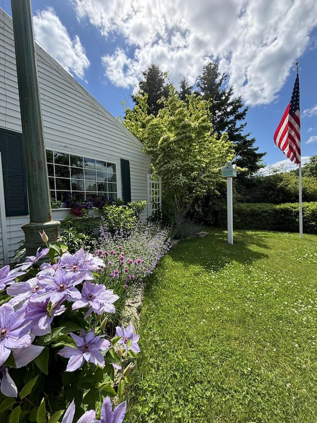 32 Murray Hill Rd, Boothbay, ME 04544 - view of grassy yard