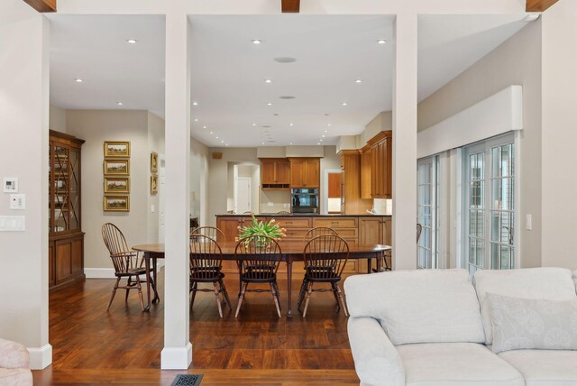 11 Clubhouse Dr, Kennebunk, ME 04043 - living area featuring dark wood-style floors, baseboards, and recessed lighting
