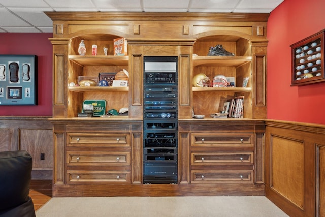 10 Jameson Dr, Falmouth, ME 04105 - detailed view of a paneled ceiling