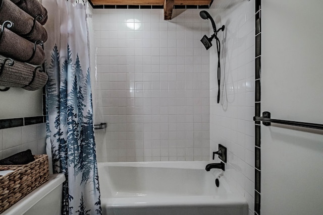 134 Valhalla Ln, Norway, ME 04268 - full bath featuring shower / tub combo with curtain