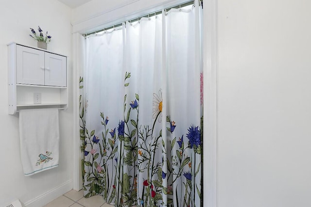 22 Lindas Way, Manchester, ME 04351 - detailed view of a shower with shower curtain and baseboards