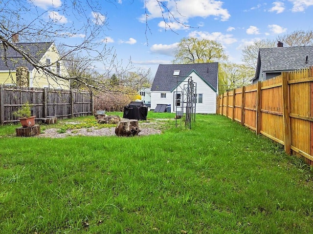 66 Beechwood St, Thomaston, ME 04861 - view of yard