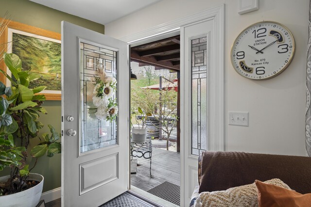70 Lions Ridge Dr, Alna, ME 04535 - foyer entrance featuring baseboards
