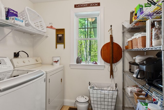 989 Littlefield Rd, Wells, ME 04090 - washroom featuring washer and clothes dryer and baseboards