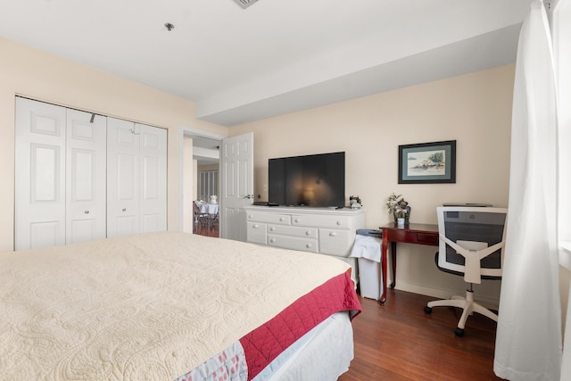 31 Ocean Ave Unit 309, York, ME 03909 - bedroom featuring dark wood finished floors, a closet, and baseboards