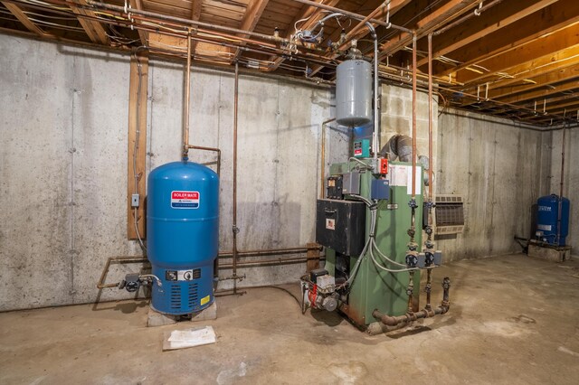526 Range Rd, Dover-Foxcroft, ME 04426 - view of utility room