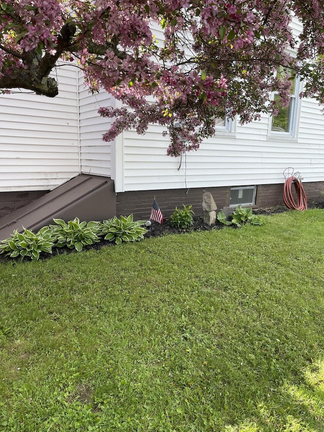 27 Murray St, Bingham, ME 04920 - view of green lawn
