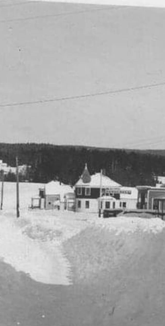 27 Murray St, Bingham, ME 04920 - exterior view