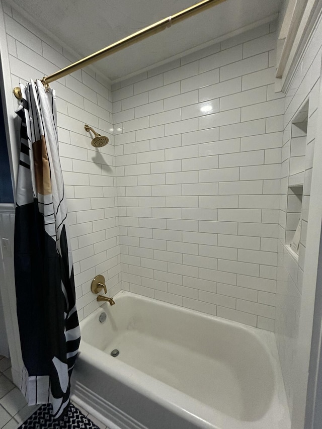 bathroom featuring shower / tub combo with curtain