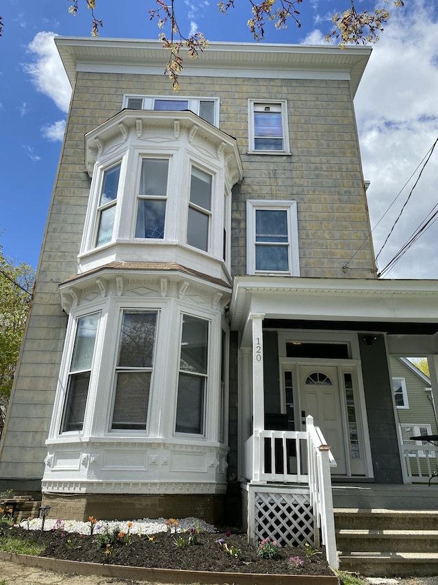 view of front facade