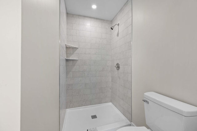 558 High St, West Gardiner, ME 04345 - full bath with toilet and tiled shower