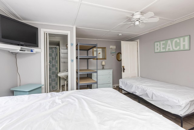 bedroom with a ceiling fan