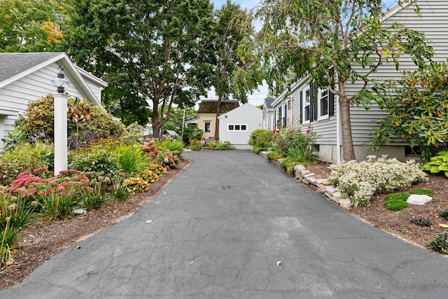 23 Amerescoggin Rd, Falmouth, ME 04105 - view of asphalt driveway