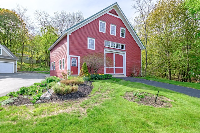 71 Brook Rd, Falmouth, ME 04105 - view of front of property with a front lawn