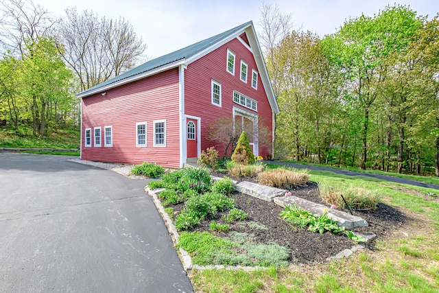 71 Brook Rd, Falmouth, ME 04105 - view of side of home