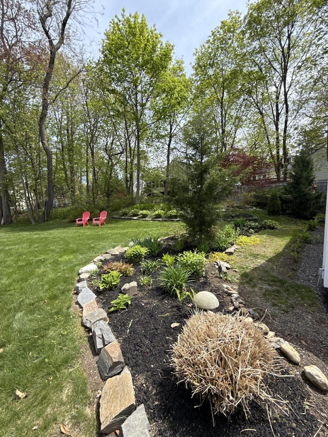 28 Stone Dr, Cape Elizabeth, ME 04107 - view of green lawn