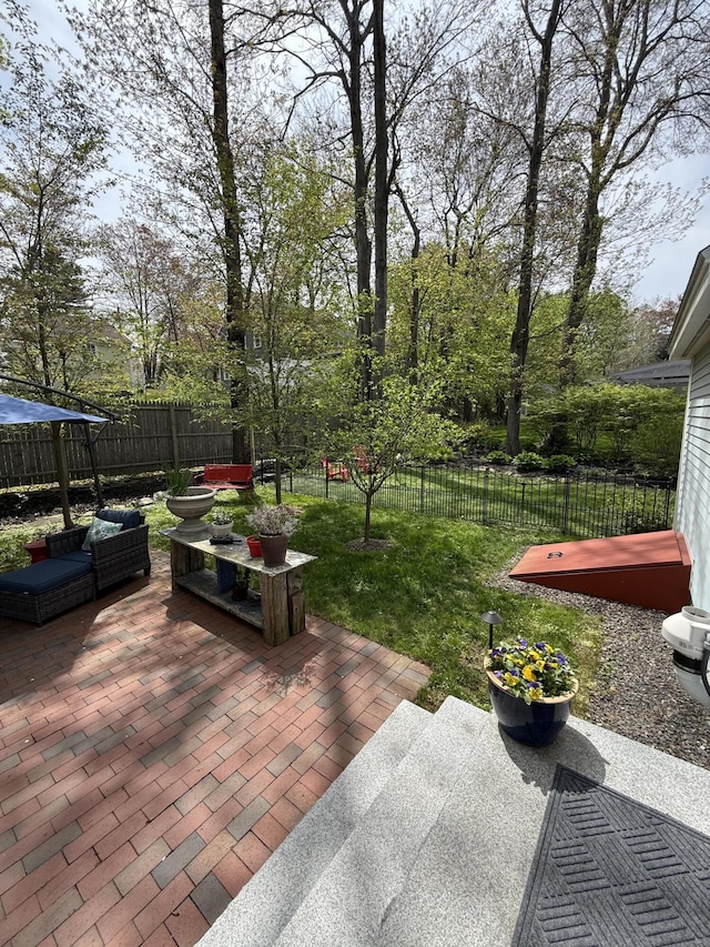 28 Stone Dr, Cape Elizabeth, ME 04107 - view of patio with a fenced backyard and outdoor lounge area