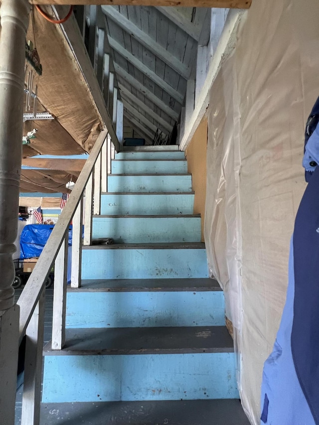 41 Winter St, Lisbon, ME 04250 - view of staircase