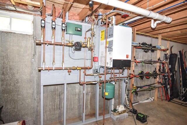 428 E Main St, Yarmouth, ME 04096 - utilities featuring water heater