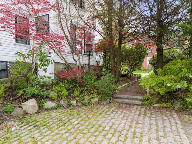 969 Washington St, Bath, ME 04530 - view of yard