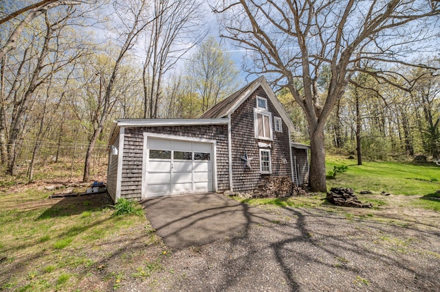 626 Wiscasset Rd, Pittston, ME 04345 - garage with driveway
