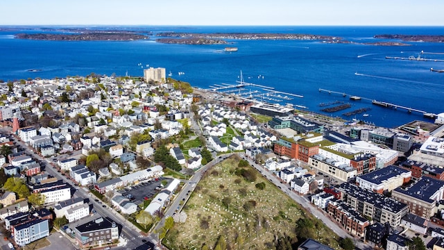 57 Mountfort St, Portland, ME 04101 - aerial view of property and surrounding area featuring a large body of water