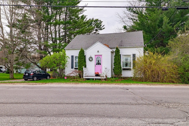 40 Merrow Rd, Auburn, ME 04210 - view of front facade featuring a shingled roof