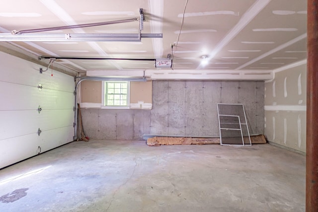 9 Eisenhower Ct, Naples, ME 04055 - garage with a garage door opener