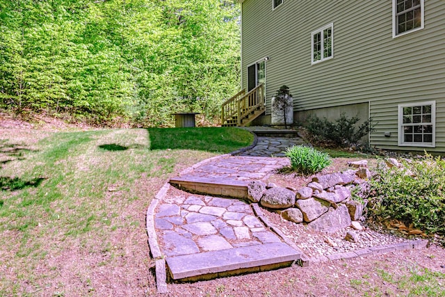 9 Eisenhower Ct, Naples, ME 04055 - view of yard